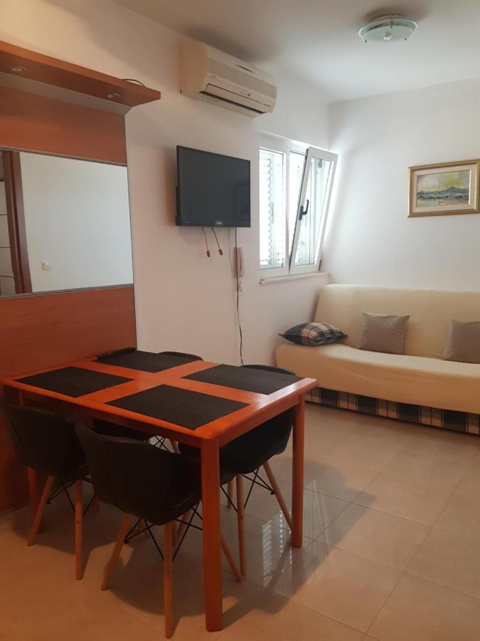 Apartment Lea 斯拉汀 外观 照片