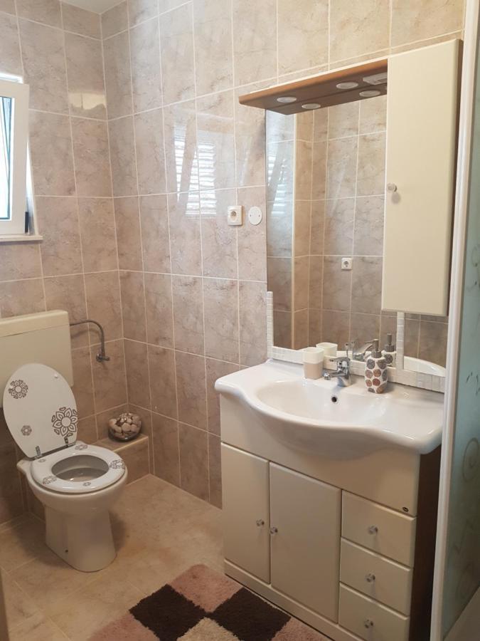Apartment Lea 斯拉汀 外观 照片