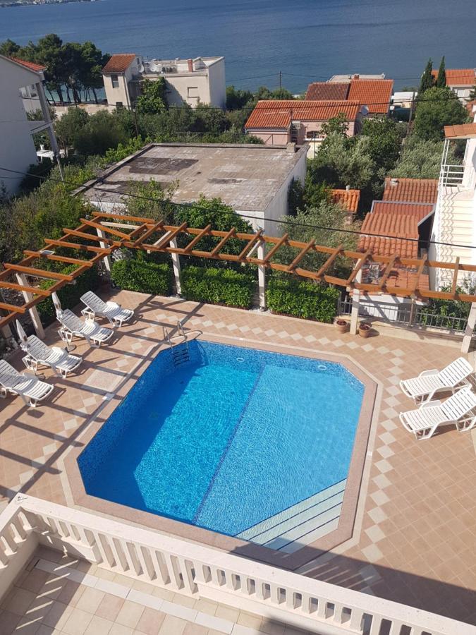 Apartment Lea 斯拉汀 外观 照片